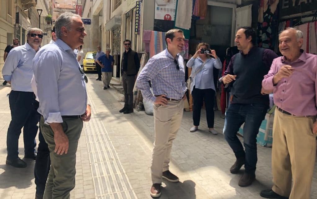 Τσίπρας: Χαλαρή βόλτα στο κέντρο της Αθήνας (pics)