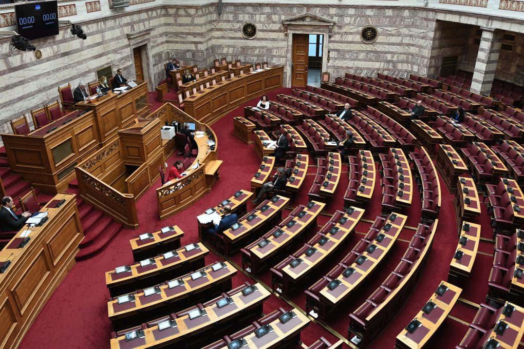 Ξεκίνησε η συζήτηση στη Βουλή για την ελληνογαλλική συμφωνία – Δείτε την live (vid)