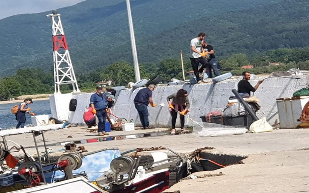 Καθαρισμός του λιμανιού της Ολυμπιάδας από εθελοντές