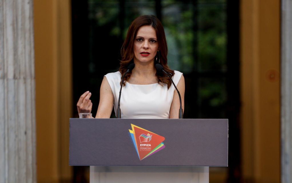 Ε.Αχτσιόγλου: «Να δώσει εξηγήσεις η κυβέρνηση για την ύφεση»