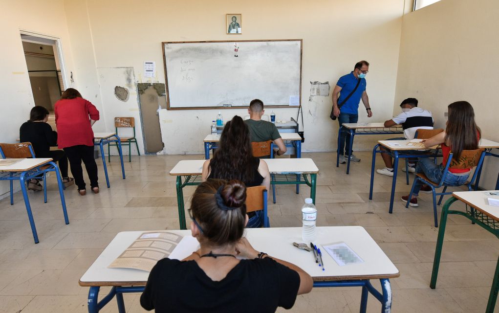 «Έπεσε» η σελίδα του υπουργείου – Την Τρίτη οι ανακοινώσεις για τα σχολεία