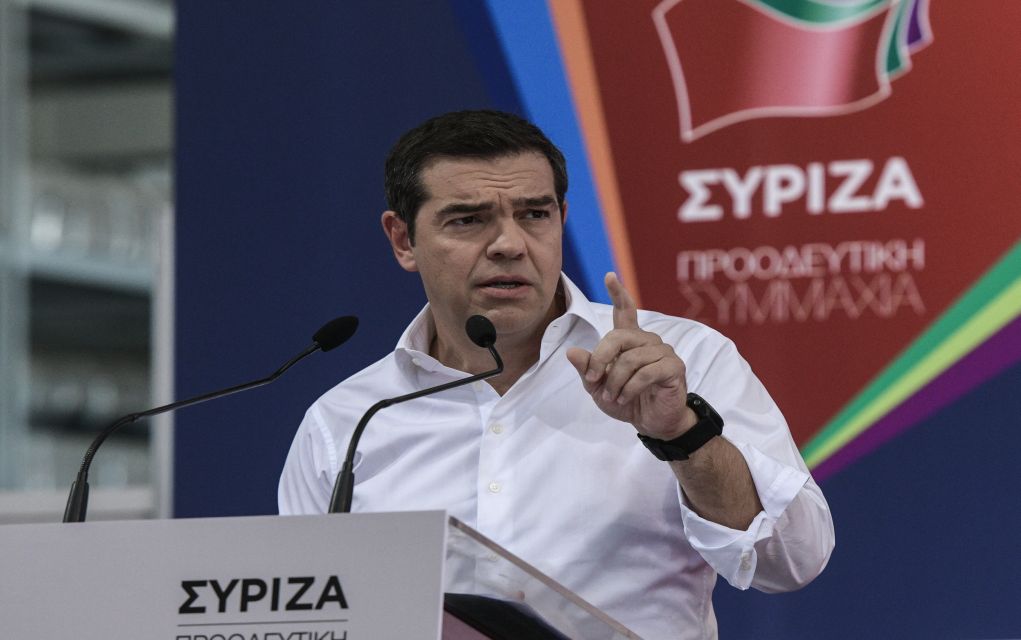 Συνομιλία Τσίπρα με μητέρα κοριτσιού που λιποθύμησε από πείνα
