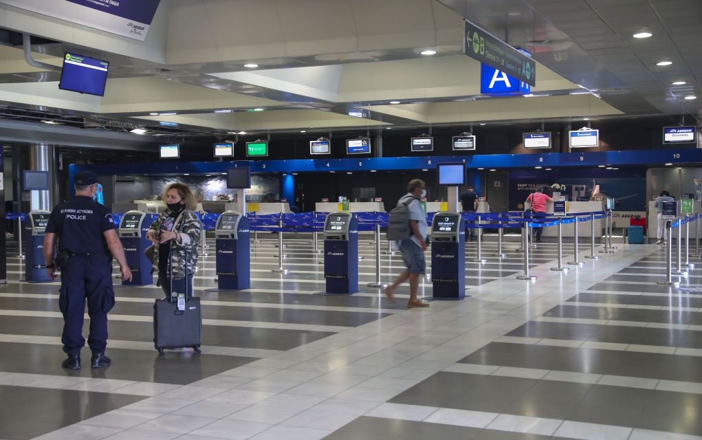 Απαγόρευση απευθείας πτήσεων από Βρετανία και Σουηδία μέχρι 15/07