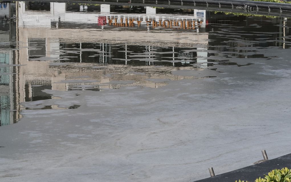 Ομόνοια: Το σιντριβάνι γέμισε…σαπουνάδα