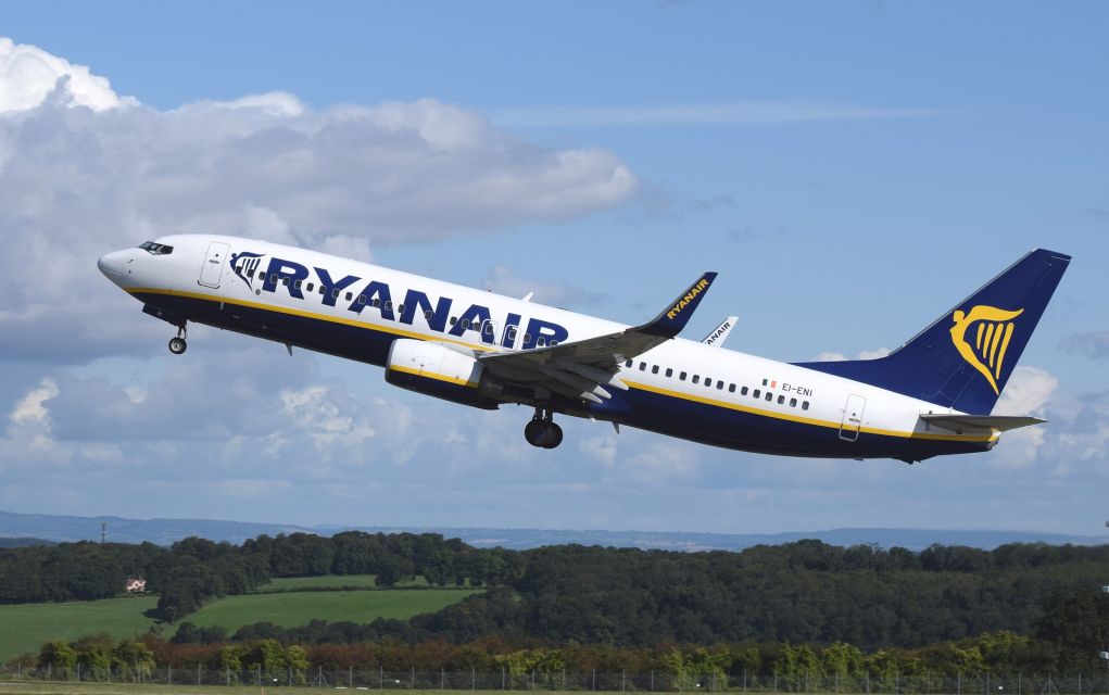 Επικεφαλής Ryanair: «Τρίχες» η καραντίνα