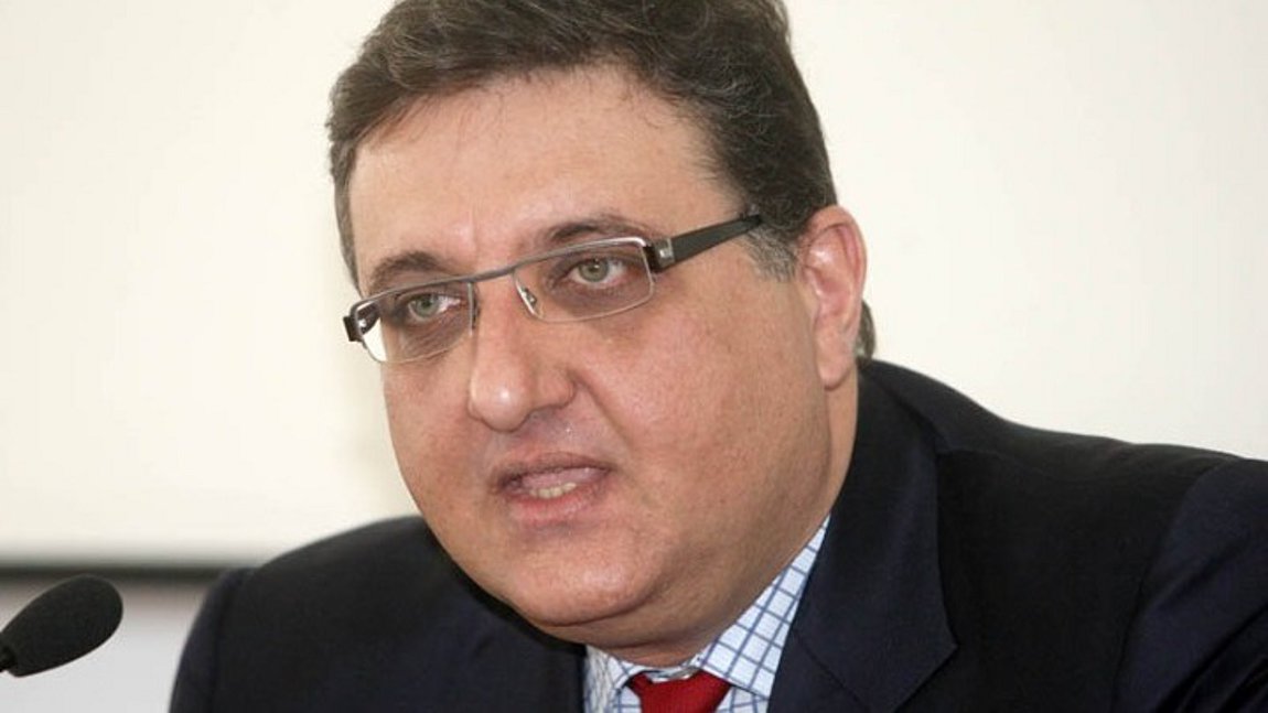 Εξαδάκτυλος για παραλλαγή Όμικρον: «Ενδεχομένως να έχουμε αλλαγή στα υγειονομικά πρωτόκολλα, όταν επικρατήσει στη χώρα»