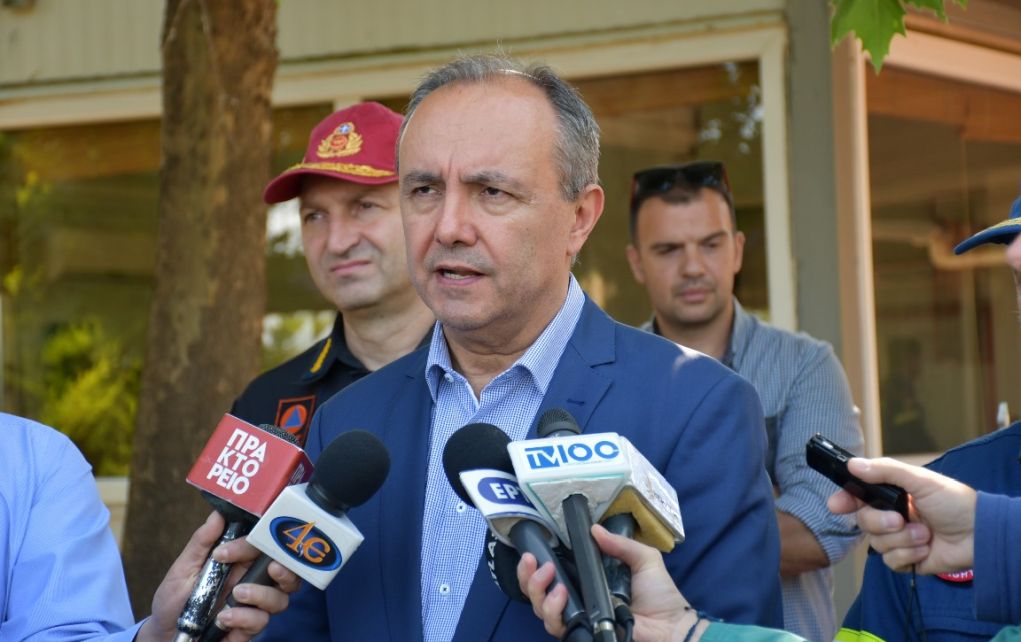 Επίσκεψη Καράογλου στη 2η ΕΜΑΚ και τη βάση των Canadair (pics)