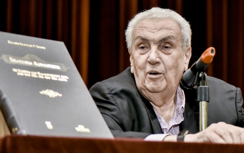 Ο «μαϊμού» γιατρός είχε αποσπάσει 55 εκατ. από τον Κοντομηνά!