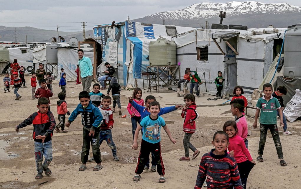 Κομισιόν: 585 εκατ. ευρώ σε χώρες που φιλοξενούν Σύρους πρόσφυγες
