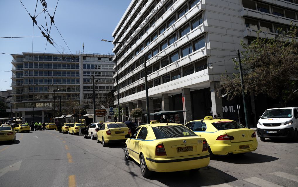 Όσα αλλάζουν στα επιβατηγά οχήματα- Τι ισχύει για τις μάσκες