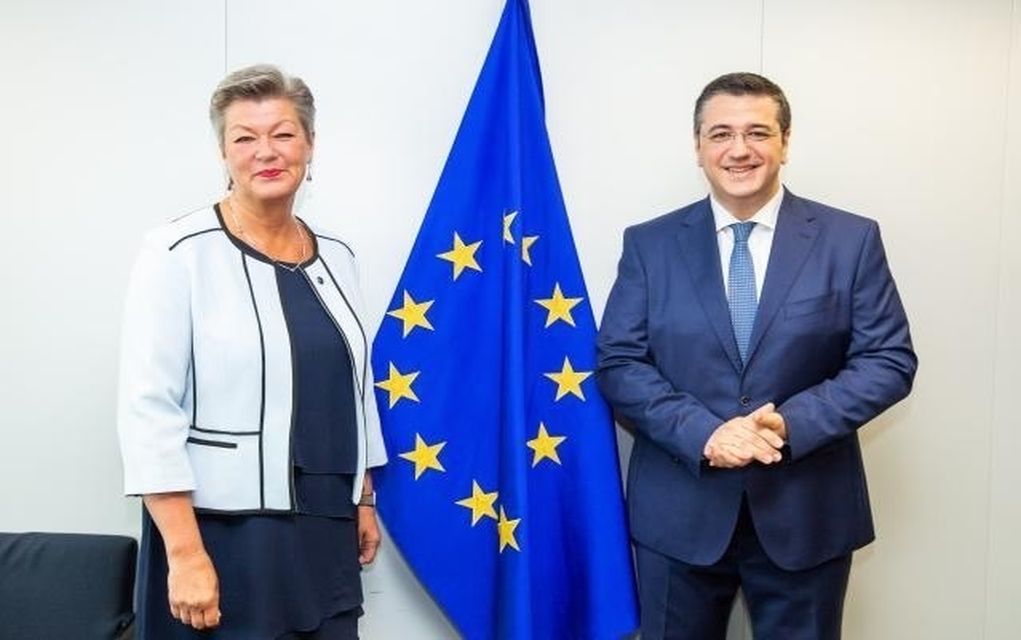 Σύσκεψη Τζιτζικώστα με την Επίτροπο Εσωτερικών Υποθέσεων της ΕΕ