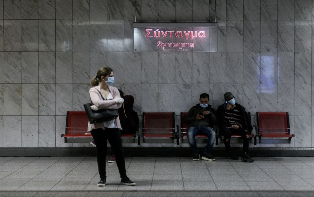 Δύο εγκληματικές συμμορίες έκλεβαν πορτοφόλια σε ΜΜΜ
