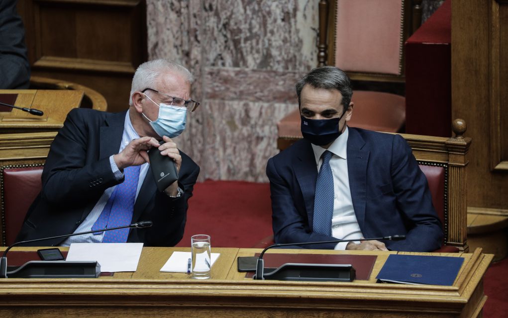 Φορολογικό νομοσχέδιο: Μείωση του ΦΠΑ στα εισιτήρια των αγώνων