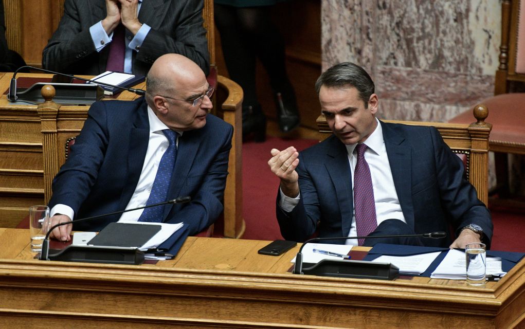 Με ποιον τρόπο διάλεξε ο Μητσοτάκης να «κάψει» τον Δένδια