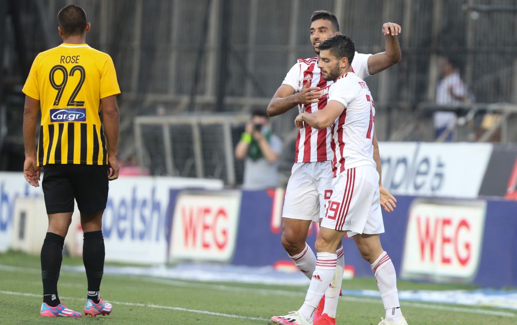 «Γεμάτο» ματς και νίκη για Ολυμπιακό (2-4) στο «Βικελίδης»