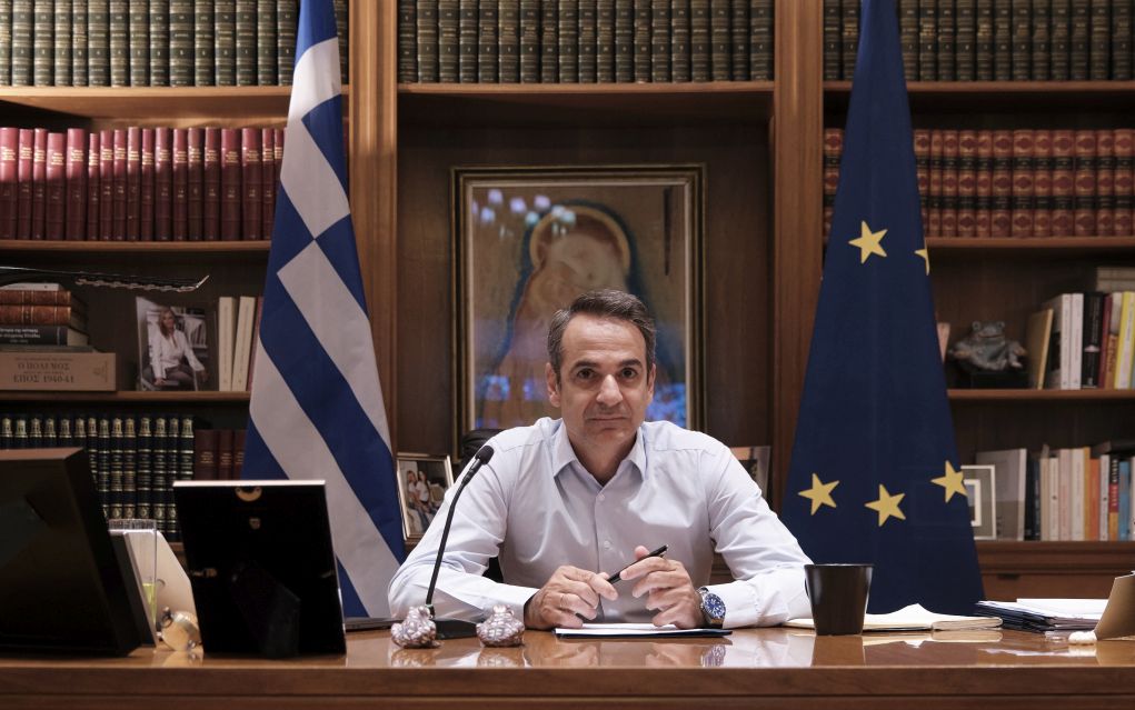 Κορονοϊός: Σύσκεψη στο Μαξίμου με όλα τα ενδεχόμενα ανοιχτά