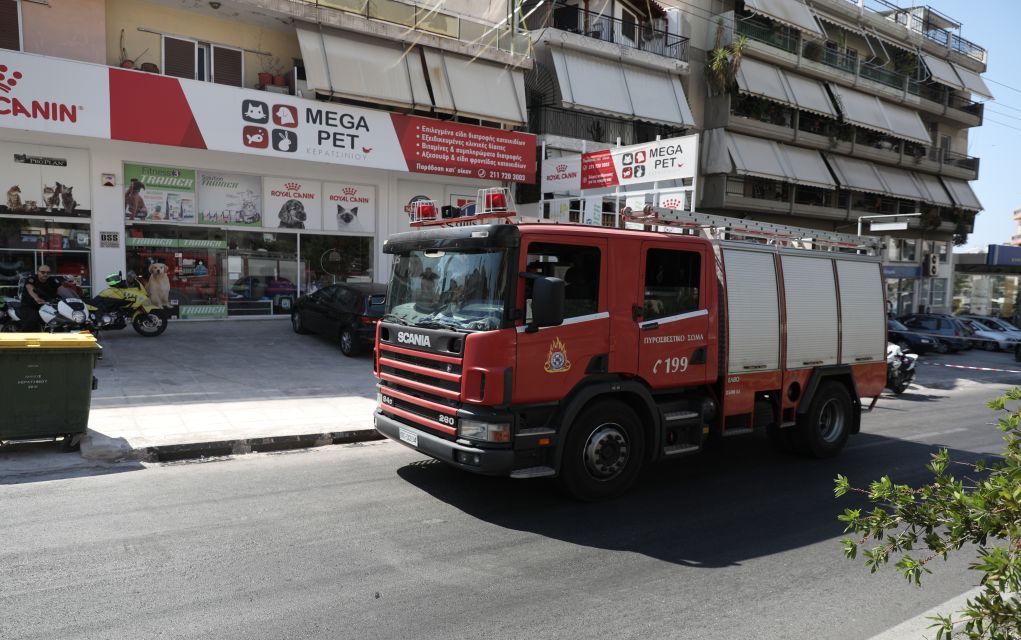 Αττική: Τροχαίο στην Οδό Λιοσίων – Η πυροσβεστική απεγκλώβισε γυναίκα