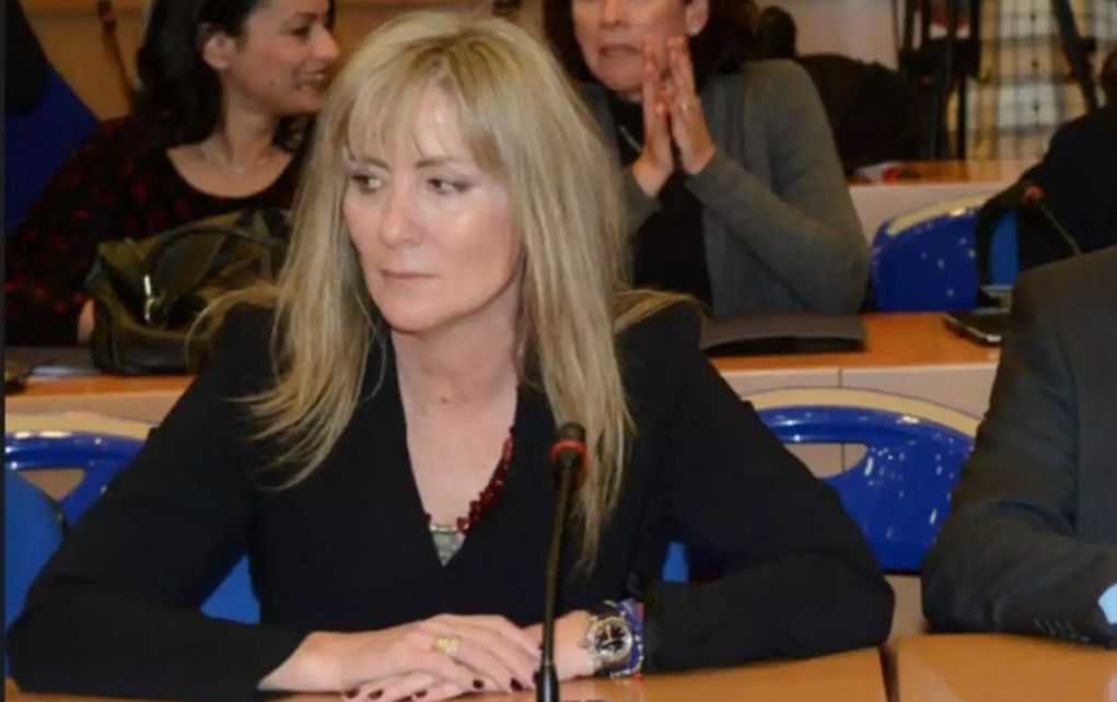 Απολογείται η Ελένη Τουλουπάκη για την υπόθεση Novartis (vid)