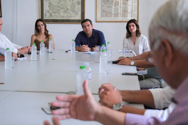 Τσίπρας: «Αποκαρδιωτική εικόνα στην Κέρκυρα, τουρισμός στα λόγια» (vd+pics)