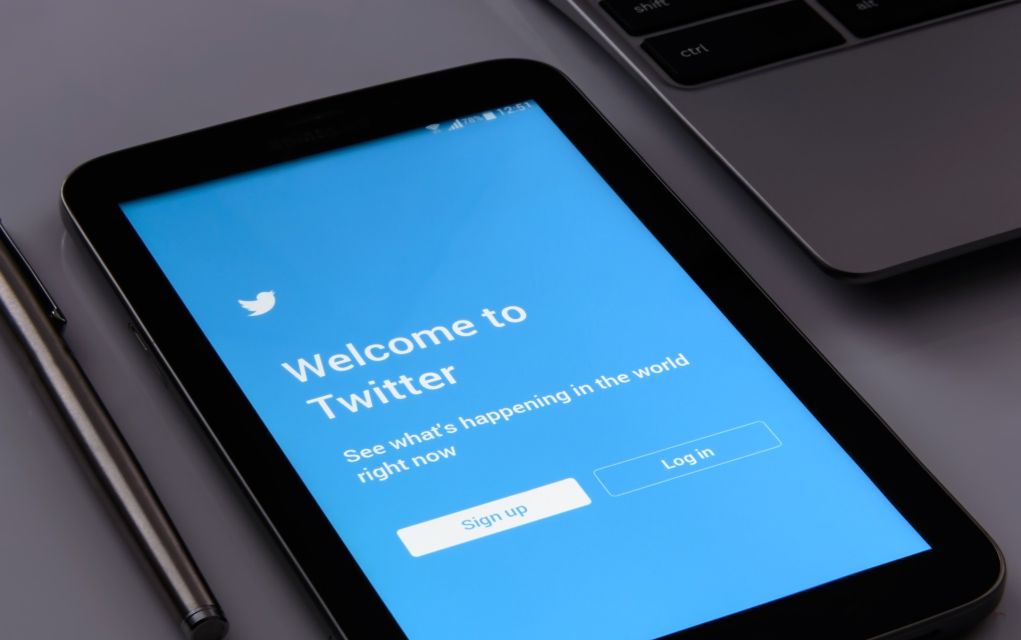 Twitter: επίθεση χάκερ σε 130 λογαριασμούς σελέμπριτις