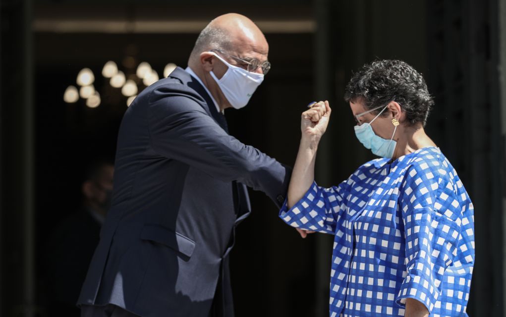 Δένδιας: Θετική εξέλιξη η αναστολή των ερευνών της Τουρκίας