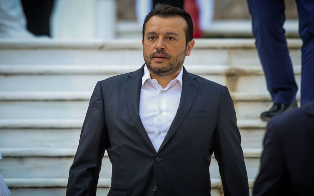 Ν.Παππάς κατά Χατζηδάκη: «πουλά φύκια για… μεταξωτές επενδύσεις»