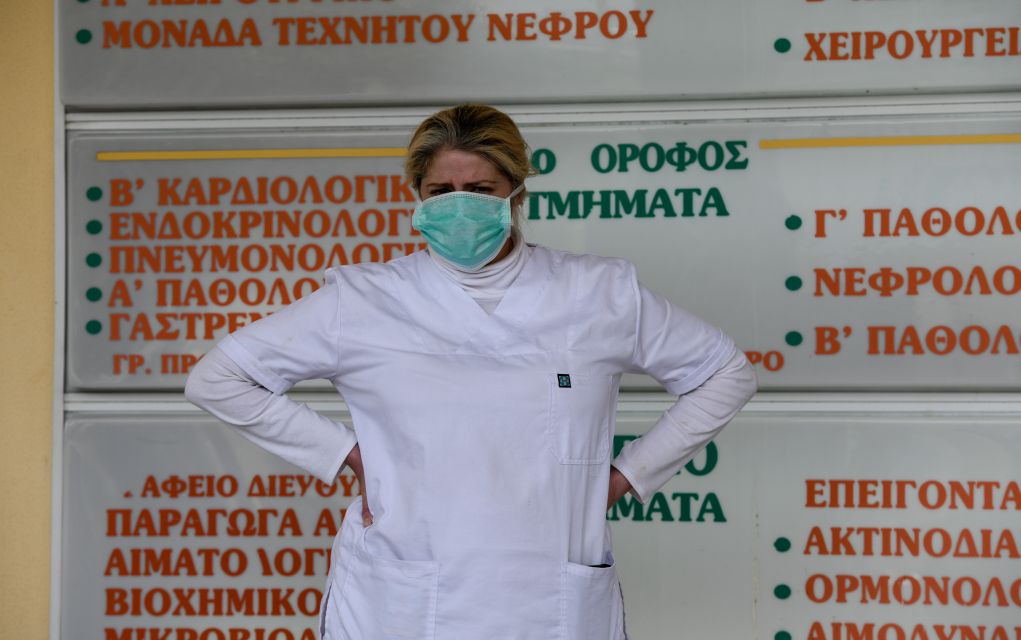 Κορονοϊός: Στους 260 οι νεκροί – Κατέληξε 92χρονη στο Παπανικολάου