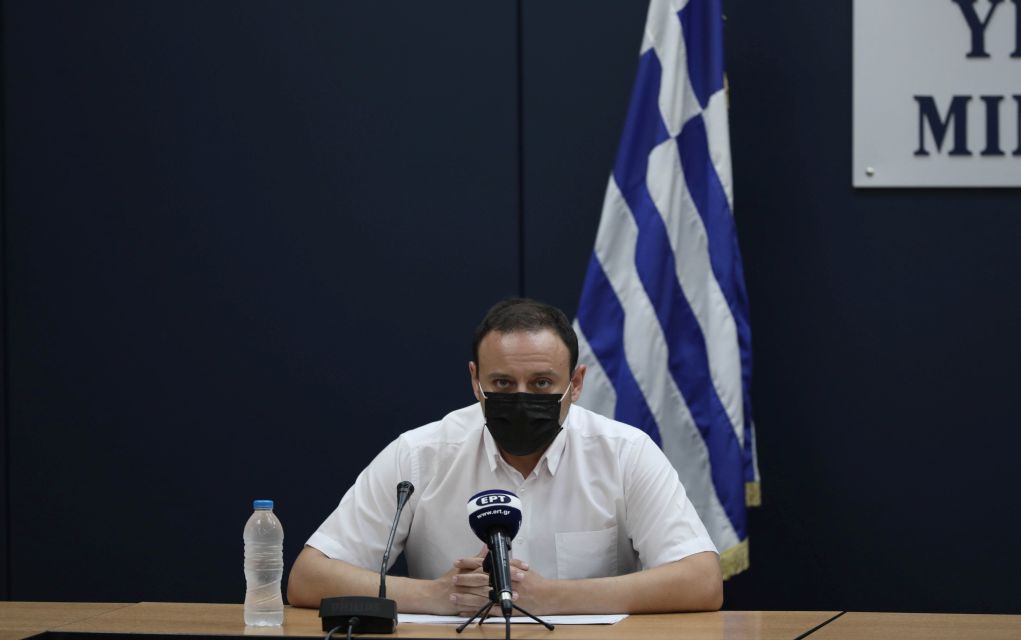 Μαγιορκίνης: «Υποχωρούν τα κρούσματα στους νέους – Αυξήθηκαν οι διασωληνωμένοι»
