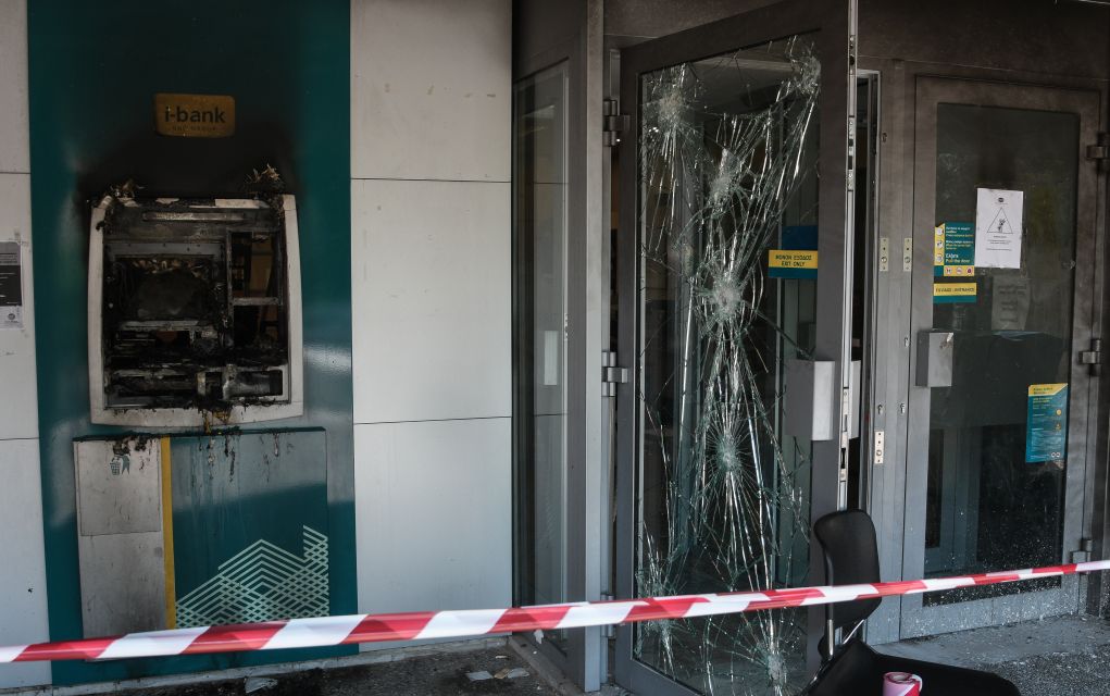 Επιθέσεις σε τρεις τράπεζες της Αθήνας τα ξημερώματα