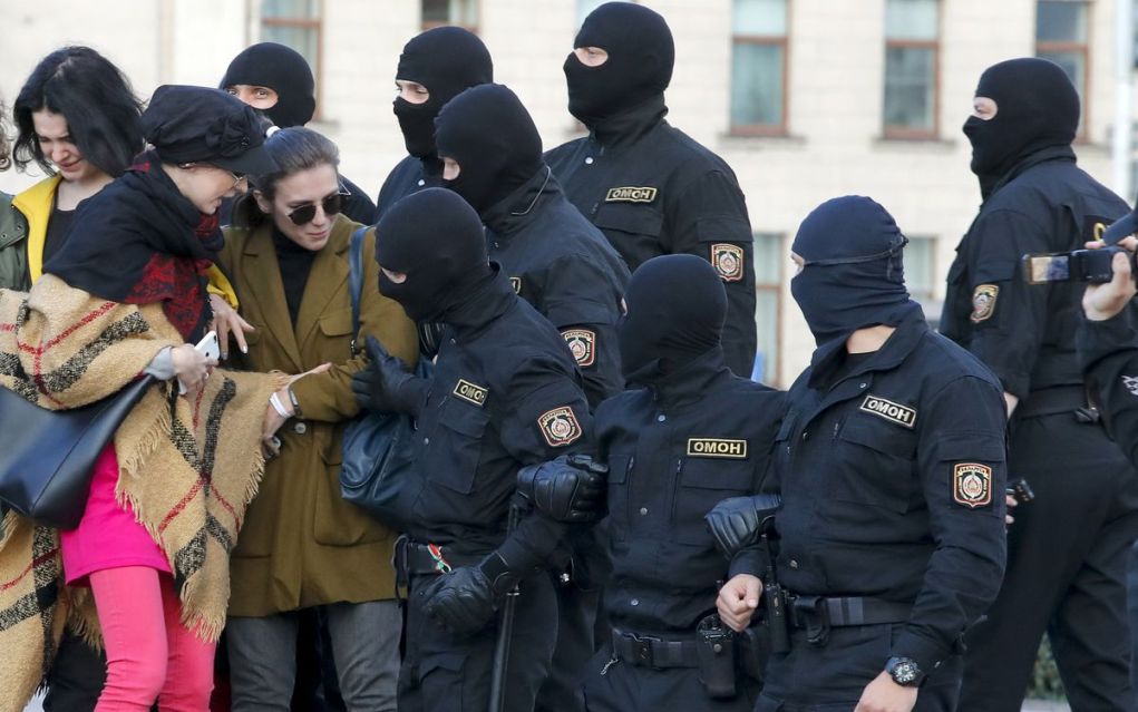 Λευκορωσία: Η κυβέρνηση αφαιρεί τις διαπιστεύσεις ξένων δημοσιογράφων