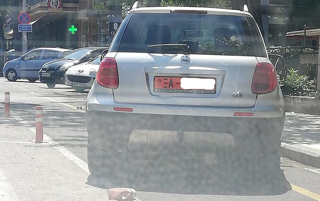 Θεσσαλονίκη: Όχημα Ξένης Αποστολής παρκαρισμένο στον ποδηλατόδρομο! (pic)