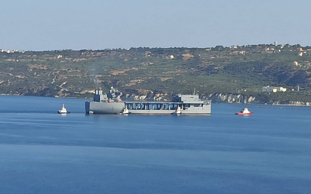 Στη Σούδα μεγάλο αμερικανικό ελικοπτεροφόρο (pic)