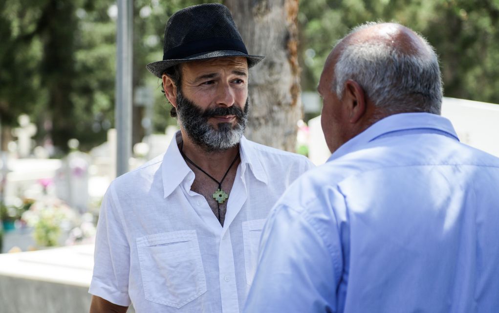 «Φτυστός» με τη μητέρα του ο Θανάσης Ευθυμιάδης (pic)