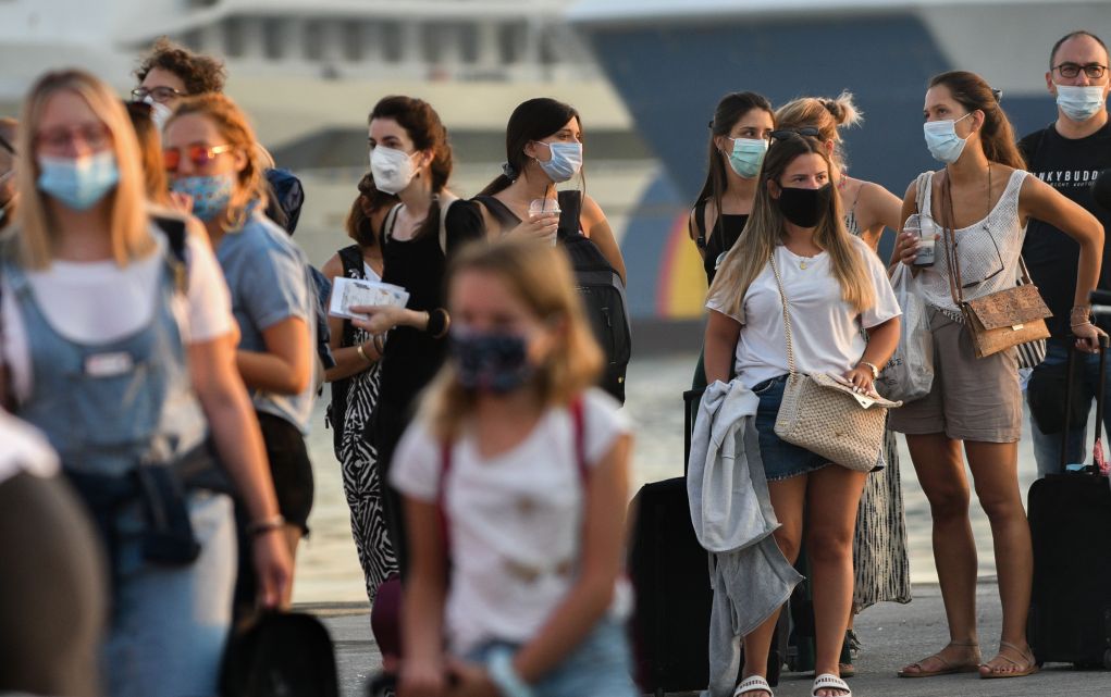 Κορονοϊός: Δειγματοληπτικά τεστ σε Πειραιά και Ραφήνα σε όσους επιστρέφουν από τις διακοπές