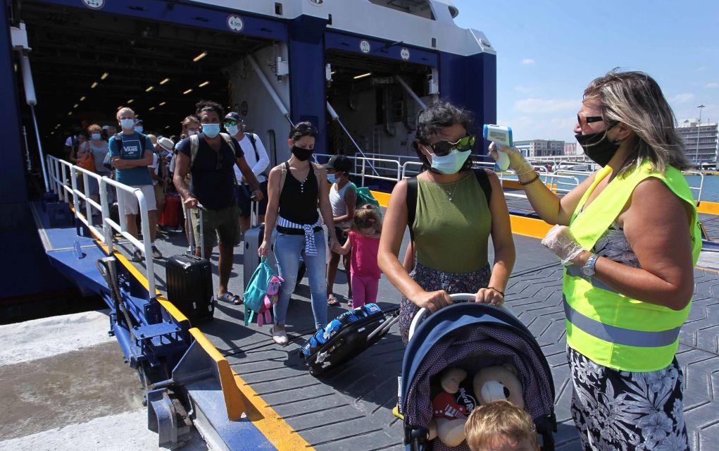 Κορονοϊός: Ξεπέρασαν τους 400 οι δειγματοληπτικοί έλεγχοι στο λιμάνι Πειραιά