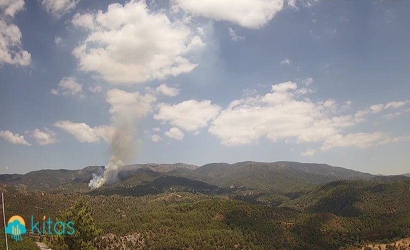 Κύπρος: Πυρκαγιά στις Πλάτρες – Εκκενώθηκαν σπίτια