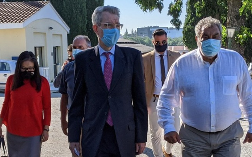 Έξαλλοι με τον Πάιατ στην Ελληνική Λύση