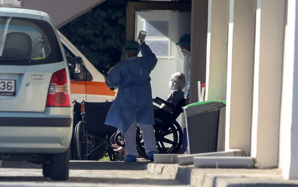 Δύο οι νεκρές από το γηροκομείο στο Ασβεστοχώρι – Συνολικά 5 σήμερα