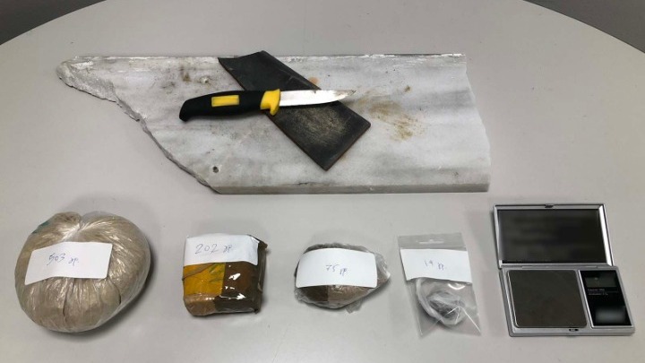 Έκρυβαν ηρωίνη μέσα σε βρεφική πάνα και στη βάση νιπτήρα