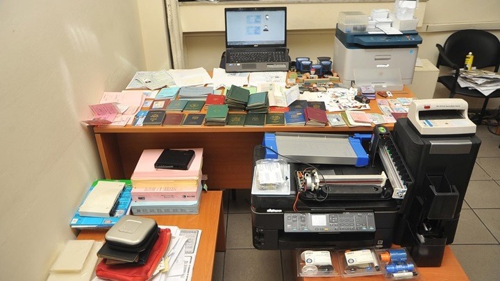 Εξαρθρώθηκε μεγάλο κύκλωμα που χορηγούσε έναντι αμοιβής διπλώματα οδήγησης και πιστοποιητικά στη Θεσσαλία