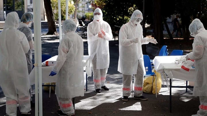 Γαλλία: Νέο ημερήσιο ρεκόρ κρουσμάτων -Περιορισμοί σε Νίκαια και Παρίσι
