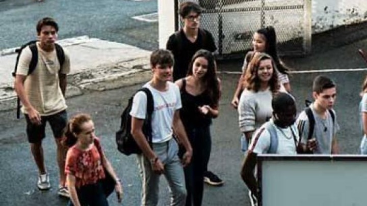 Γαλλία: 81 σχολεία κλειστά, ενώ σε δέκα πανεπιστήμια έχουν εντοπισθεί συρροές κρουσμάτων