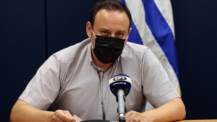 Μαγιορκίνης: “Το ραντεβού μας με την επόμενη μέρα περνά μέσα από τον εμβολιασμό”