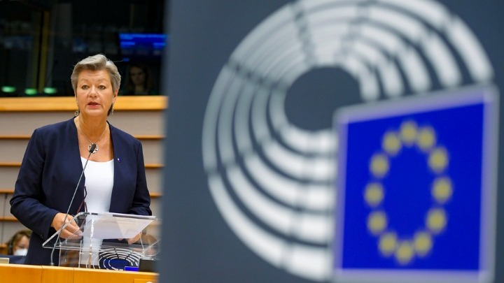 Γιόχανσον: «Καλύτερη πολιτική Μετανάστευσης & Ασύλου»