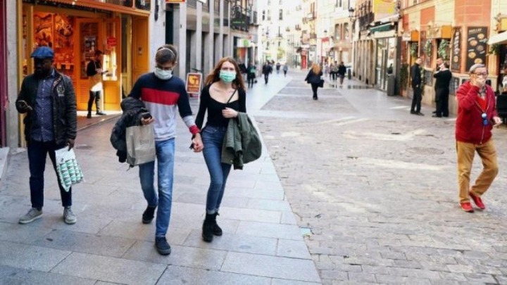 Η Μαδρίτη πιέζει για τον εναρμονισμό των ταξιδιωτικών μέτρων κατά της Covid-19 στο πλαίσιο της ΕΕ