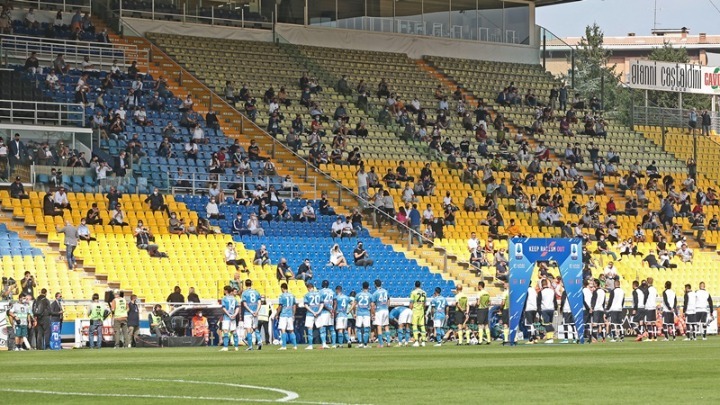 Η Νάπολι με Μανωλά νίκησε την Πάρμα (0-2) στο πρώτο ματς με θεατές μετά την καραντίνα