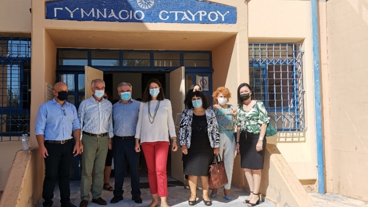 Κεραμέως: Η μάσκα εκμηδενίζει τις αποστάσεις