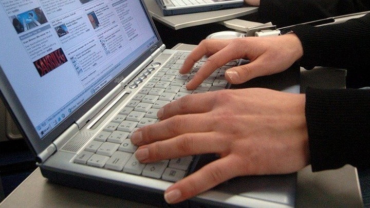 Η πανδημία του κορονοϊού περιπλέκει το επάγγελμα του δημοσιογράφου