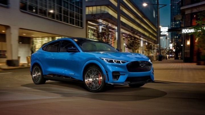 Η πλήρως ηλεκτρική τετρακίνητη Mustang Mach-E GT με τους 465 ίππους «πιάνει» τα 100 χλμ/ώρα σε 3,7 δευτερόλεπτα