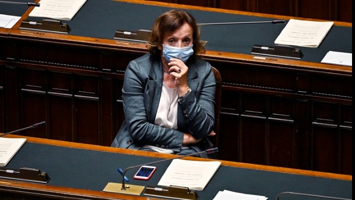 Ιταλία: Η υφυπουργός Υγείας ζητά τη διακοπή της Serie A